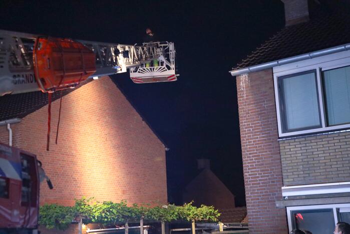 Brandweer bevrijdt bekneld zittende vogel