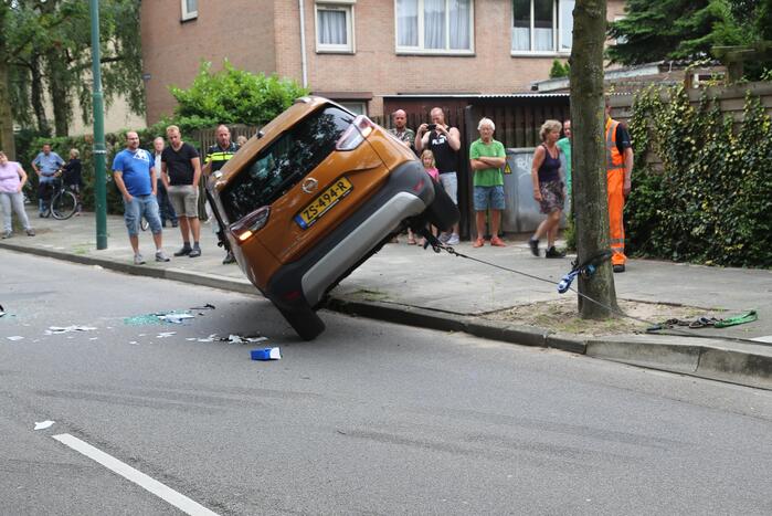 Flinke schade bij aanrijding op kruising