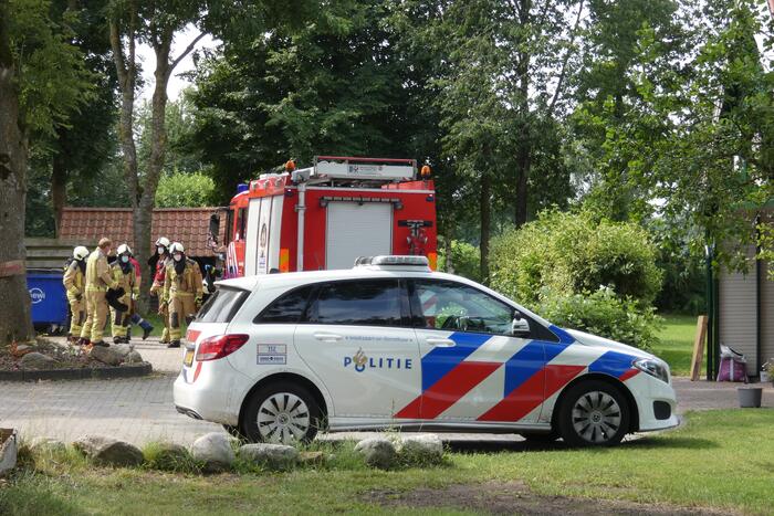 Man bekneld onder IBC-container op zorgboerderij