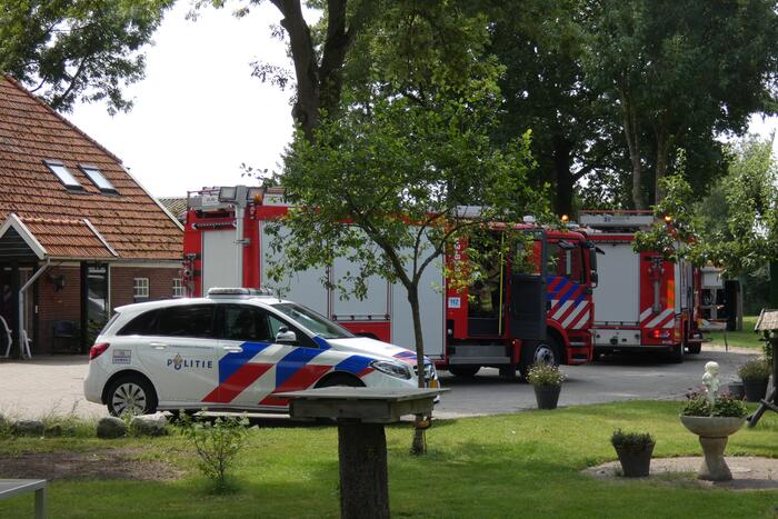 Man bekneld onder IBC-container op zorgboerderij