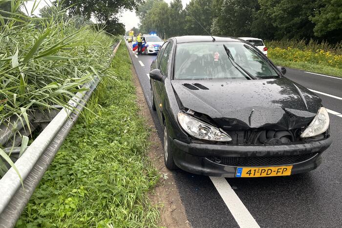 Rijbaan afgesloten door kettingbotsing
