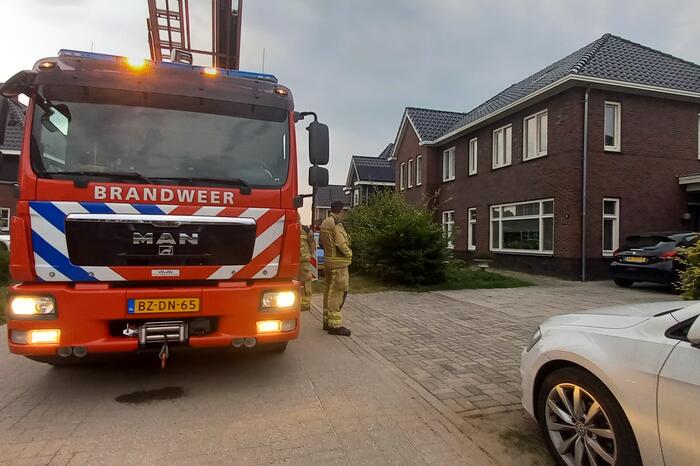Brandweer sluit gas af na vlam in de pan