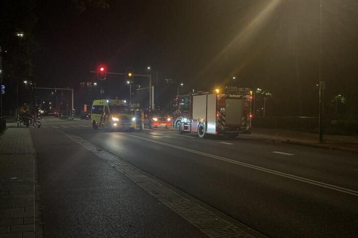 #Veenendaal Persoon springt Valleikanaal in bij politie-achtervolging Raadhuisstraat Veenendaal.