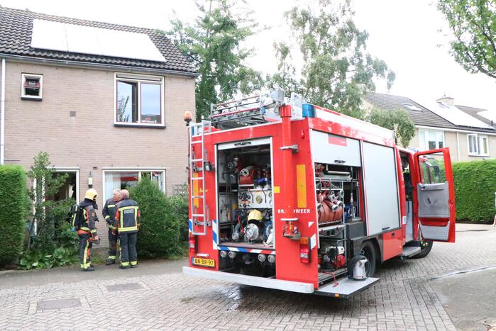 Bewoner ademt rook in bij woningbrand