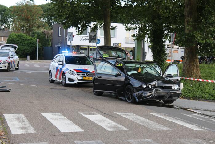 Auto crasht na achtervolging