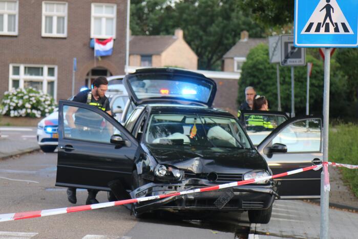 Auto crasht na achtervolging