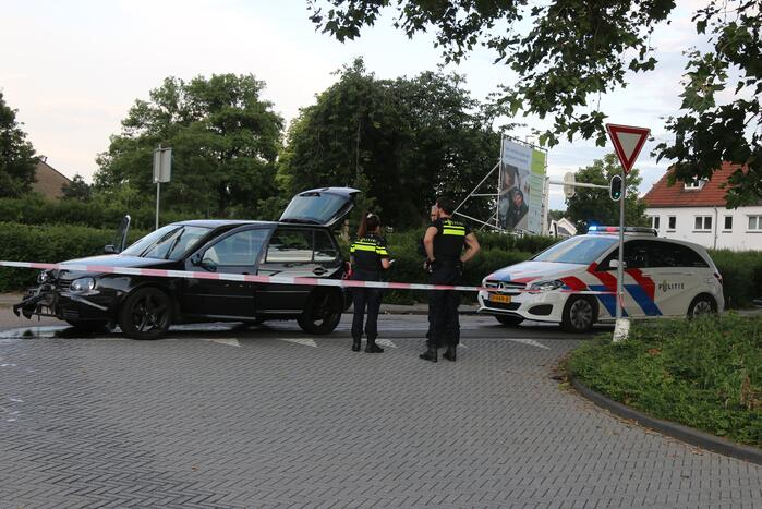Auto crasht na achtervolging