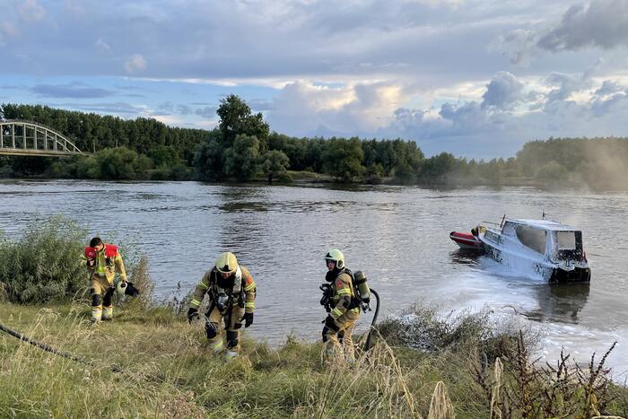 Hevige brand op motorjacht