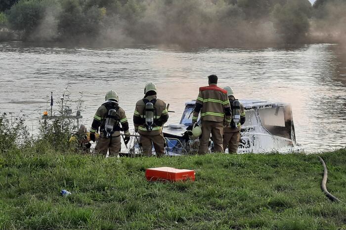 Hevige brand op motorjacht