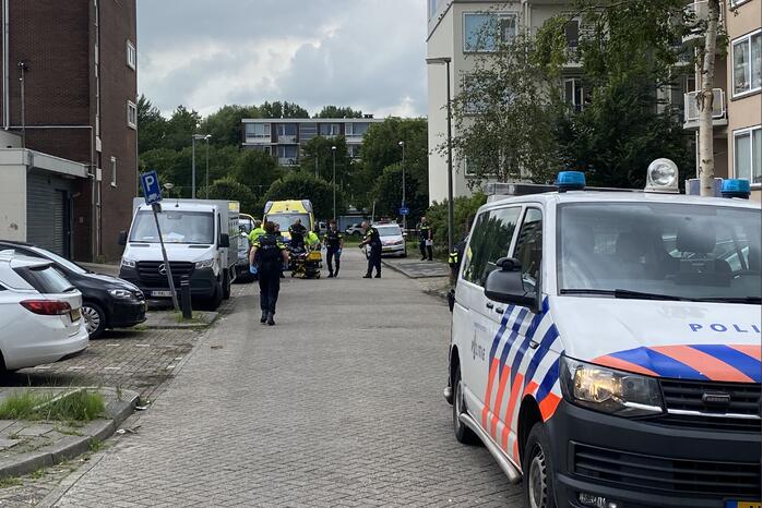 Ernstig gewonde bij schietpartij in auto