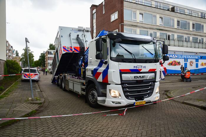 Ernstig gewonde bij schietpartij in auto