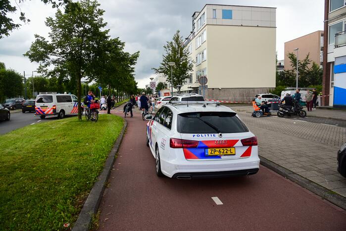 Ernstig gewonde bij schietpartij in auto