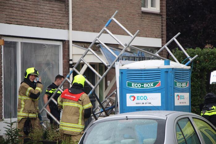 Persoon zwaargewond door omgevallen steiger