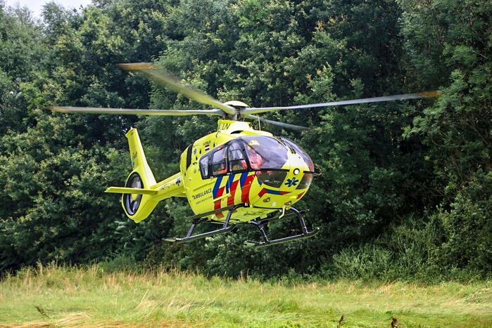 Persoon zwaargewond door omgevallen steiger