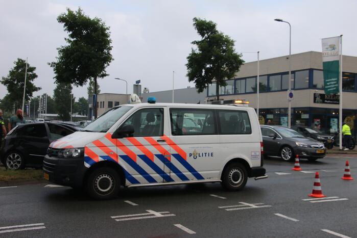 Flinke schade bij botsing tussen auto's