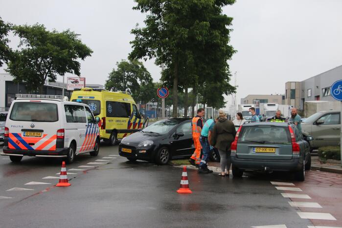 Flinke schade bij botsing tussen auto's