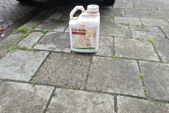 Brandweer ventileert kelder na vreemde lucht