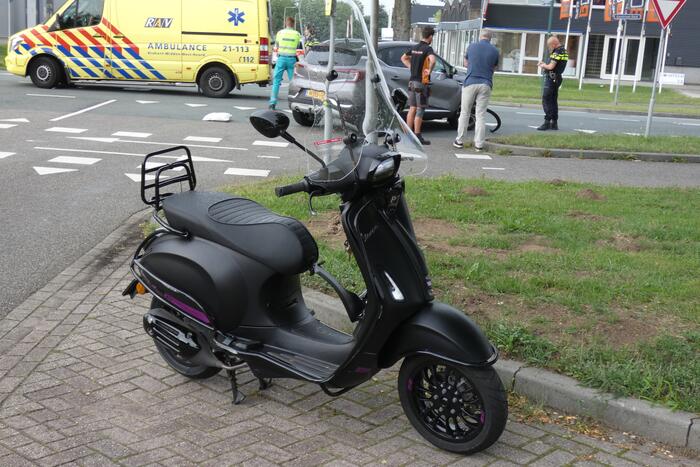 Scooterrijder gewond na ongeval met auto