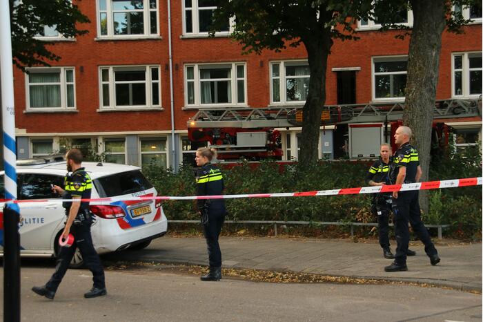 Grote brandweeropkomst door brand in woning