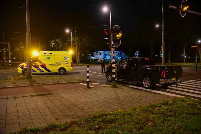 Fietser zwaargewond bij aanrijding