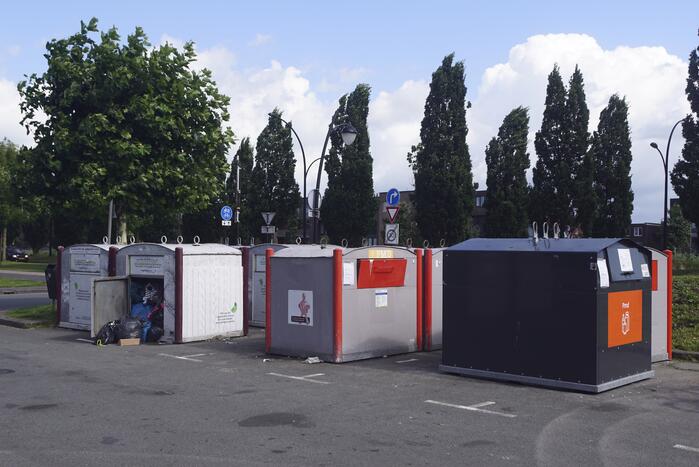 Overlastgevende containers in centrum van Vathorst worden verwijderd