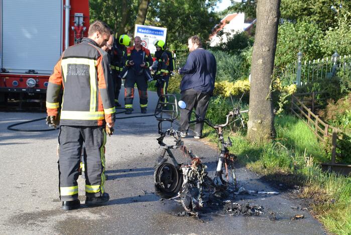 Scooter gaat in vlammen op