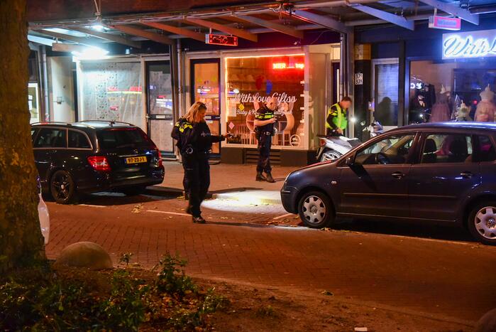 Mogelijke schietpartij op terras van café