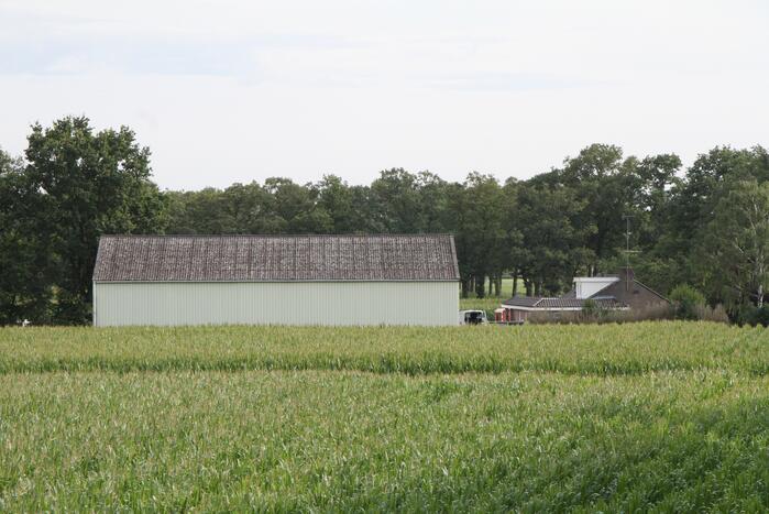 Politie doet inval in loods