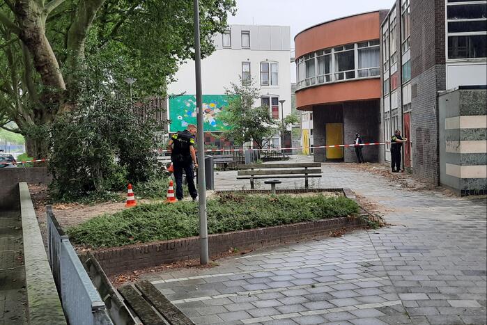Straat in Feijenoord afgesloten na melding van schietpartij