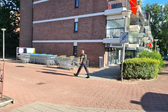 Veel politie voor bedreiging met wapen Winkelcentrum Bloemendaal