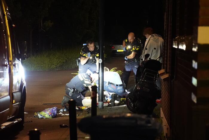 Automobilist rijdt scooter aan en vlucht