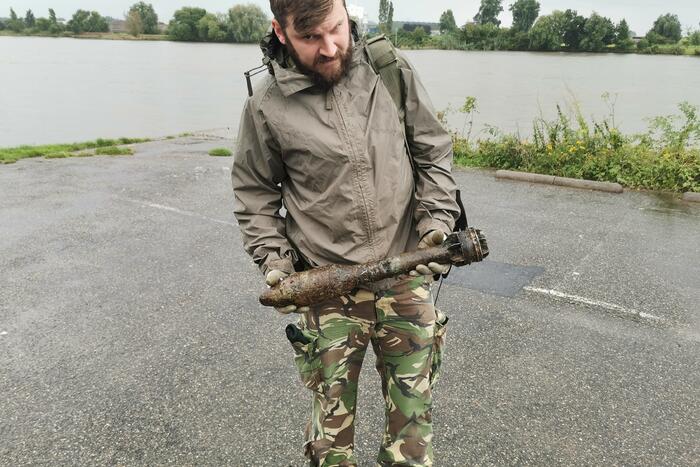 Restaurant deels ontruimd na vondst explosief