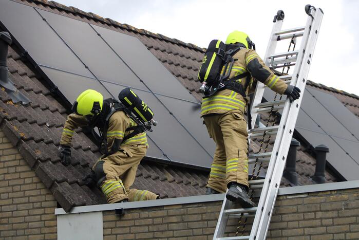 Huisdier gered bij woningbrand, bewoner gewond