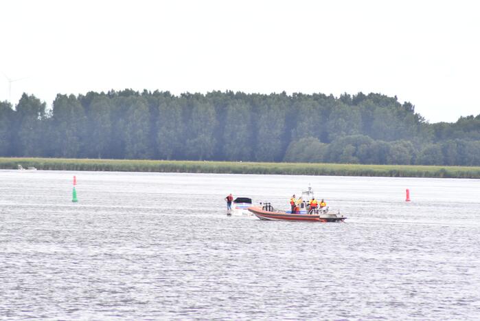 Plezierjacht zinkt in het Gooimeer