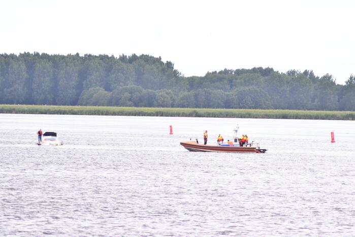 Plezierjacht zinkt in het Gooimeer