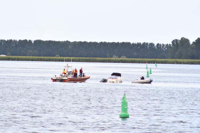 Plezierjacht zinkt in het Gooimeer