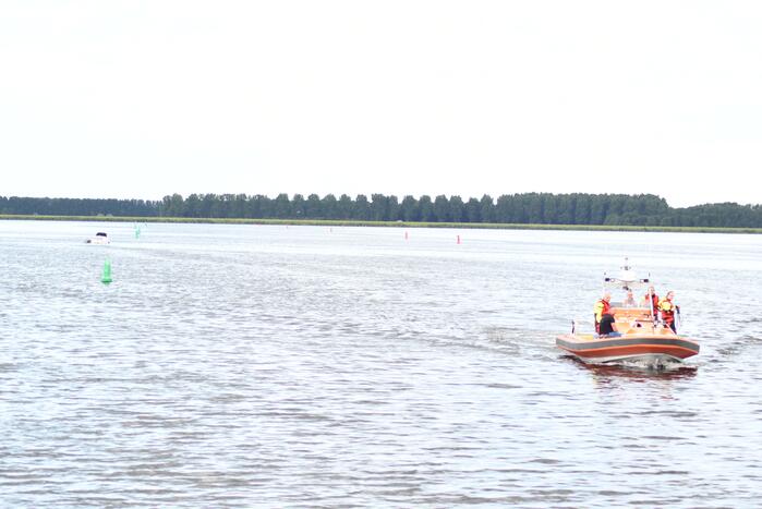 Plezierjacht zinkt in het Gooimeer