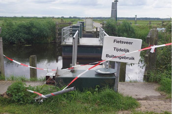 Fiets en voetgangerspont buitengebruik na vernielingen