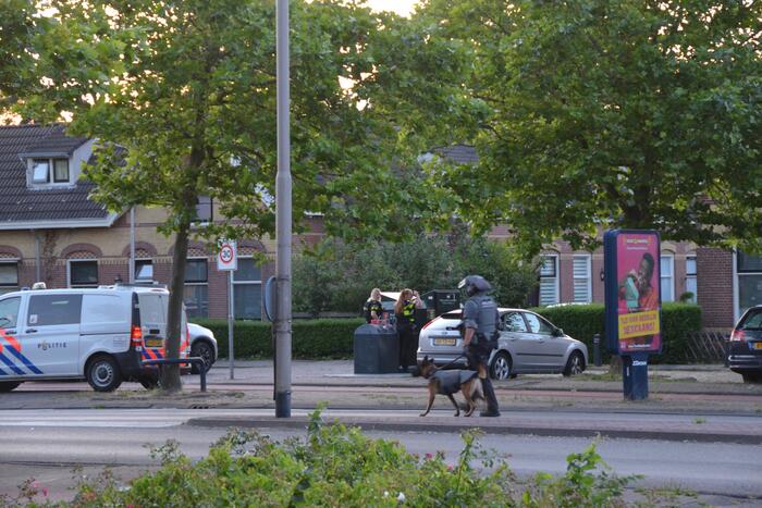 Politie lost meerdere schoten tijdens zoektocht naar man met vuurwapen