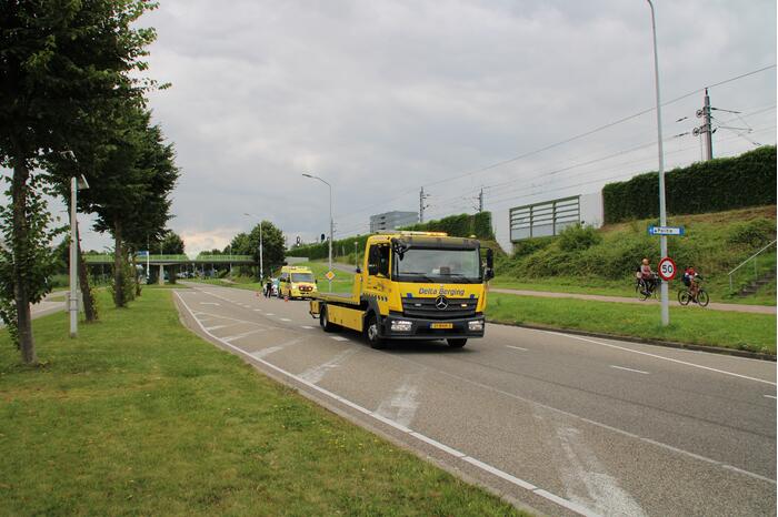 Auto belandt op de kop