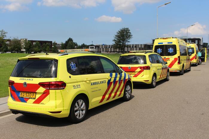 Veel hulpdiensten op de been na incident naast politiebureau