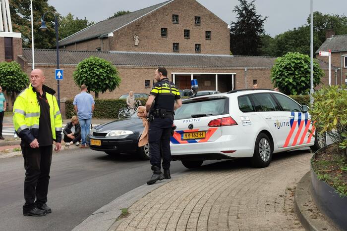E-biker gewond bij ongeval op rotonde