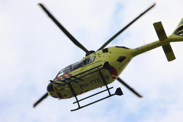 Persoon zwaargewond door incident in woning