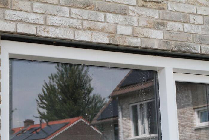 Water stroomt uit woning