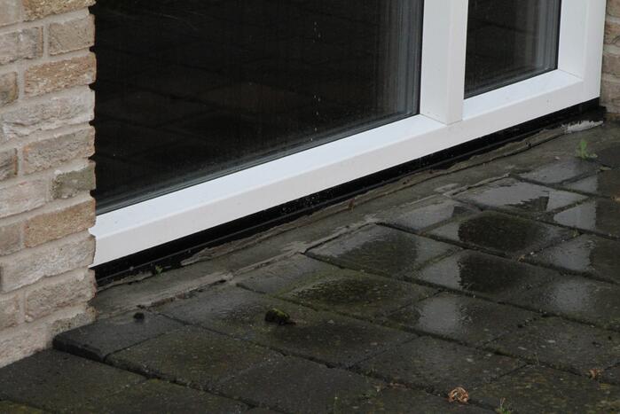 Water stroomt uit woning