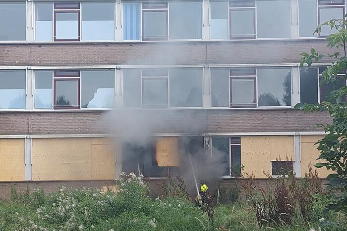 Veel rookontwikkeling door brand in appartement