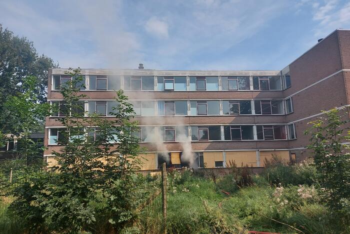 Veel rookontwikkeling door brand in appartement