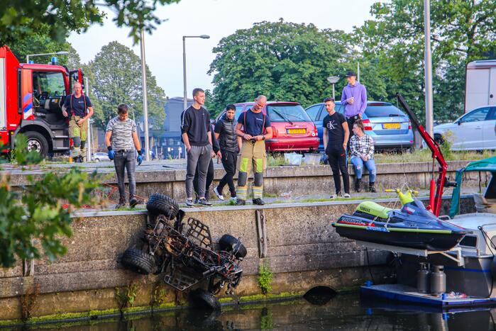Magneetvissers vinden scooter en quad