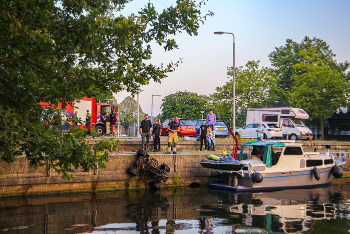Magneetvissers vinden scooter en quad