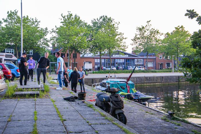 Magneetvissers vinden scooter en quad